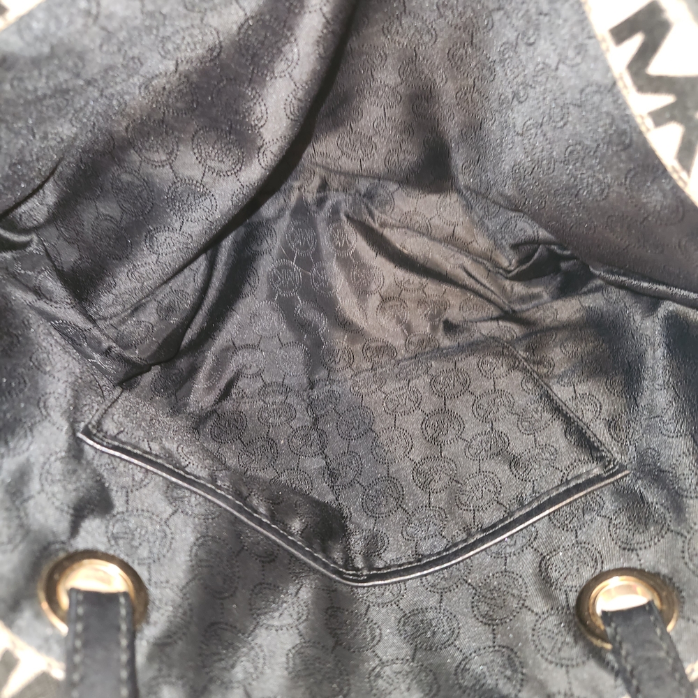 Michael Kors Signature Black and Tan Tote - Picture 14 of 14